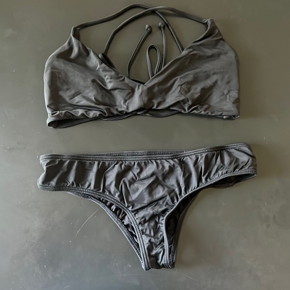 O’Neill 2 piece swimsuit.